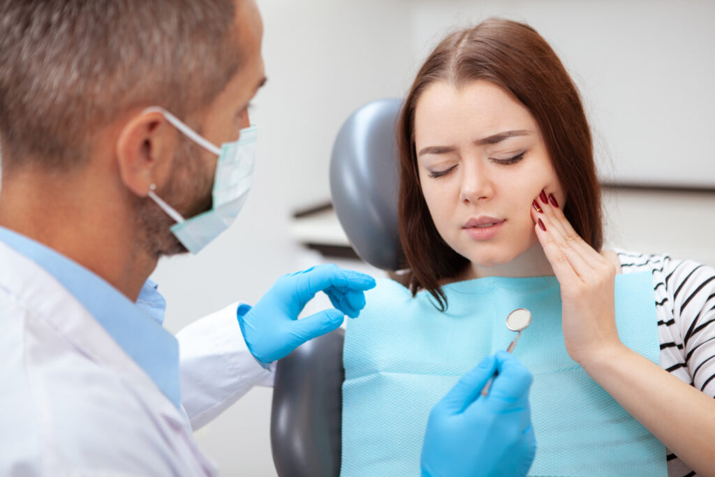 5 Signs You Might Need Emergency Dental Care (And What to Do in Fort Lauderdale)